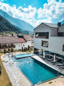 Lehrbetrieb All Suite Resorts Ansicht Aussenpool