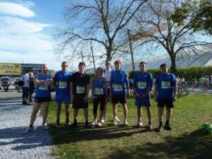 Lehrlingsgruppe bei Firmenlauf