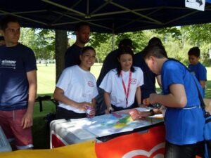 Lehrlinge am Eisstand beim C&A Sommerfest