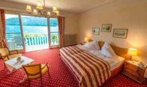 Lehrbetrieb Hotel Am See Die Forelle Doppelbett Zimmer Balkon Mit Seeblick .jpg