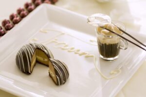 Dessert mit Marzipan und Espresso