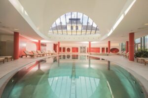 Wellnessbereich Hallenbad